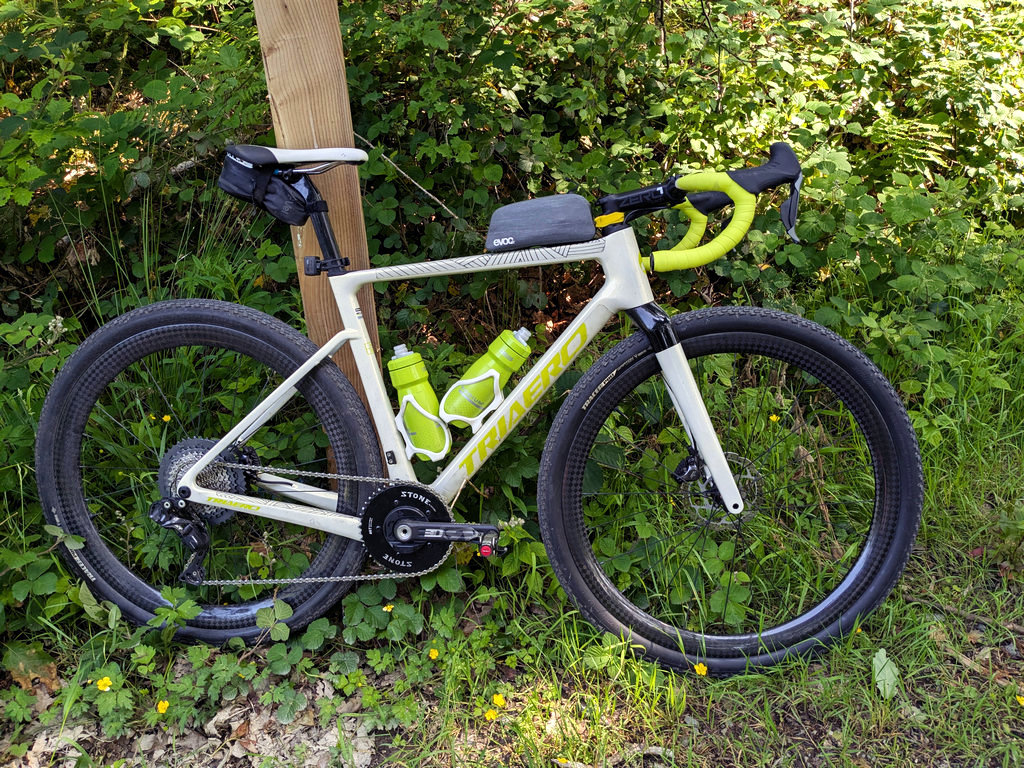 Specialized-Tracers-bike-with-Carbonal-custom-gravel-wheels-29mm-hook-tubeless-ready